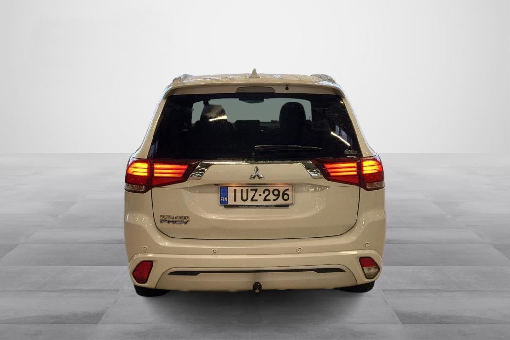 Mitsubishi Outlander PHEV 2021