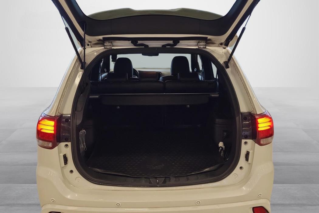 Mitsubishi Outlander PHEV 2021