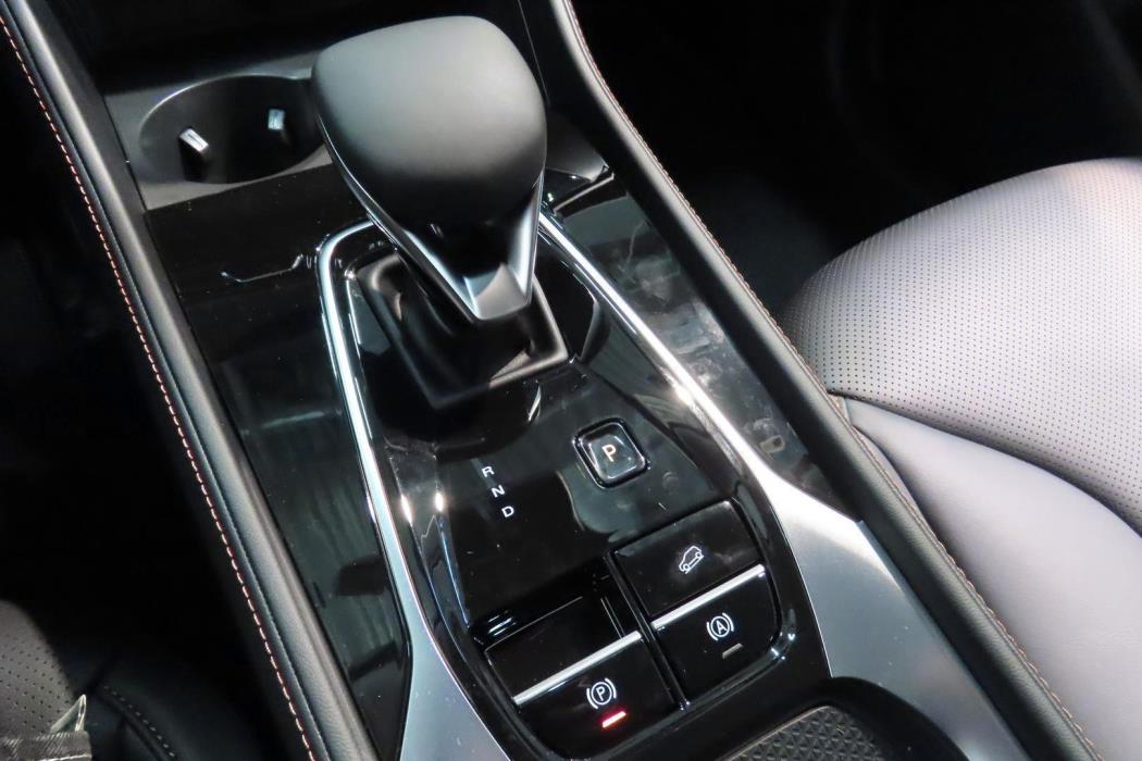 MG HS 2025