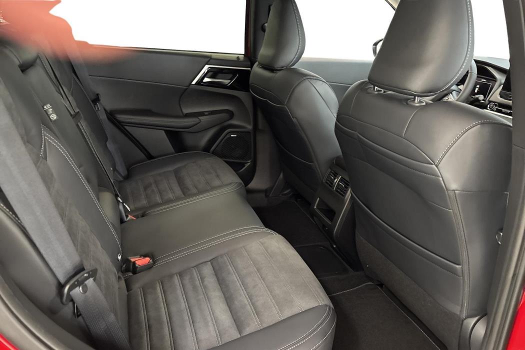 Mitsubishi Outlander 2025