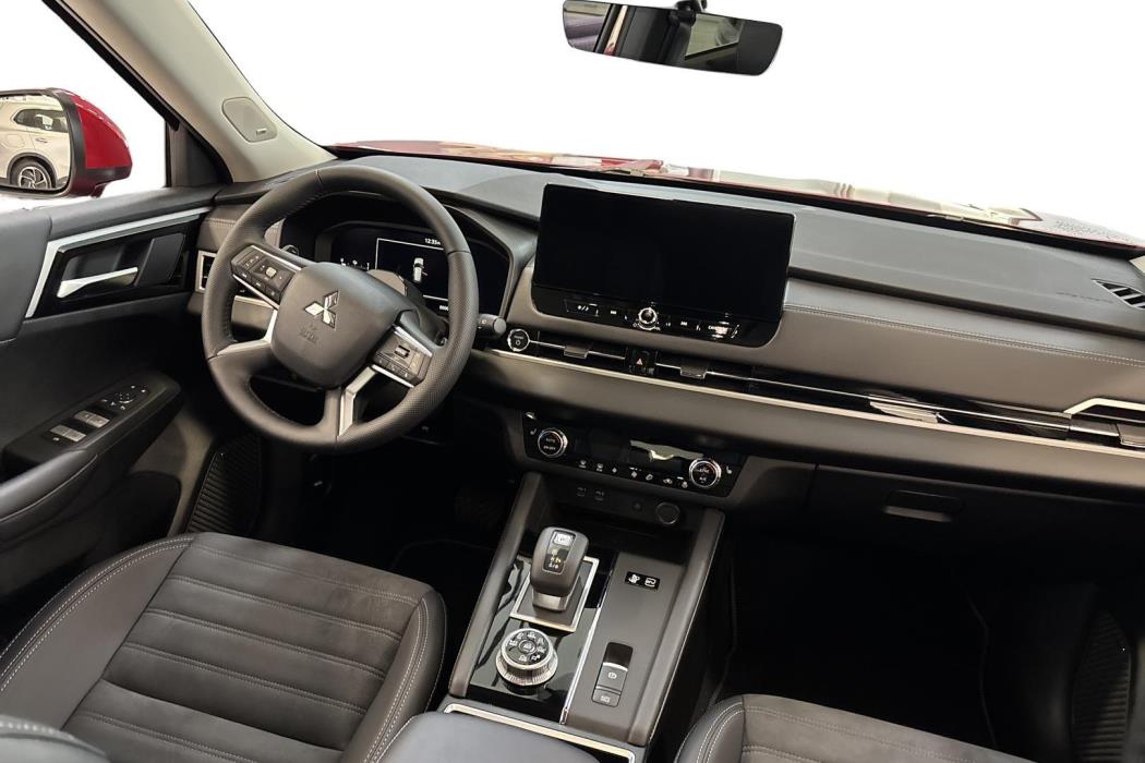 Mitsubishi Outlander 2025