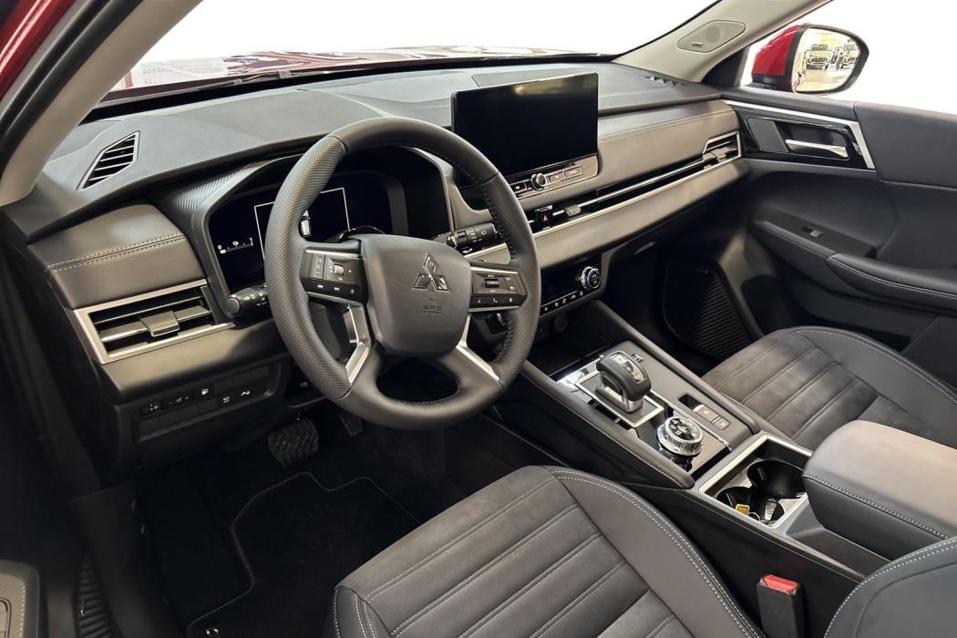 Mitsubishi Outlander 2025