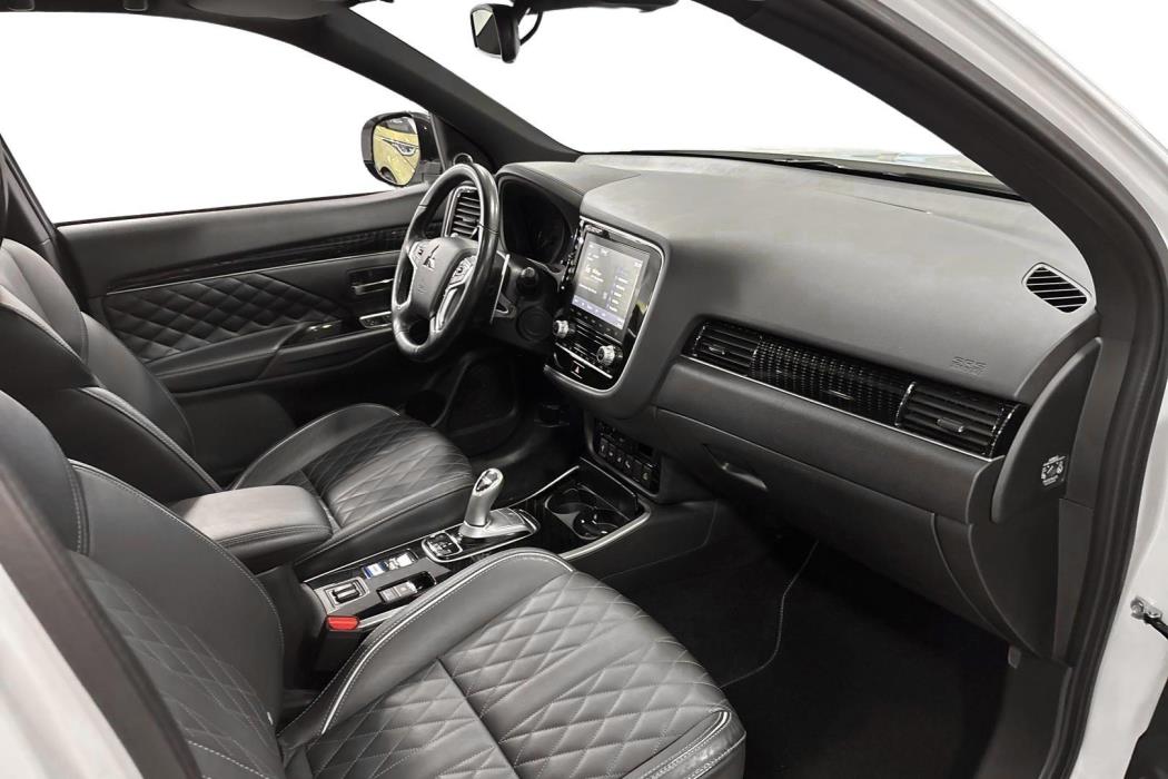 Mitsubishi Outlander PHEV 2020