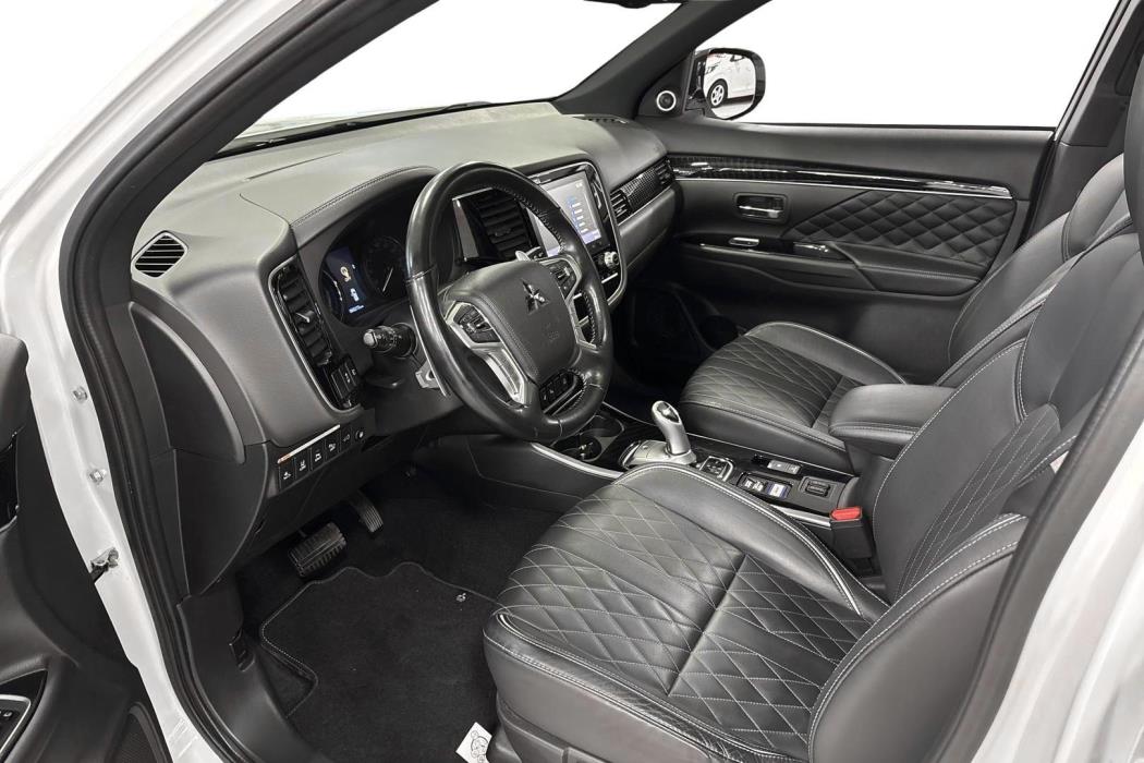 Mitsubishi Outlander PHEV 2020