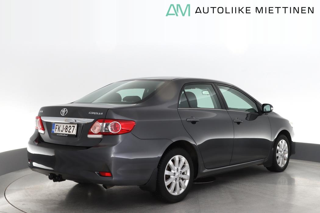 TOYOTA Corolla 2011