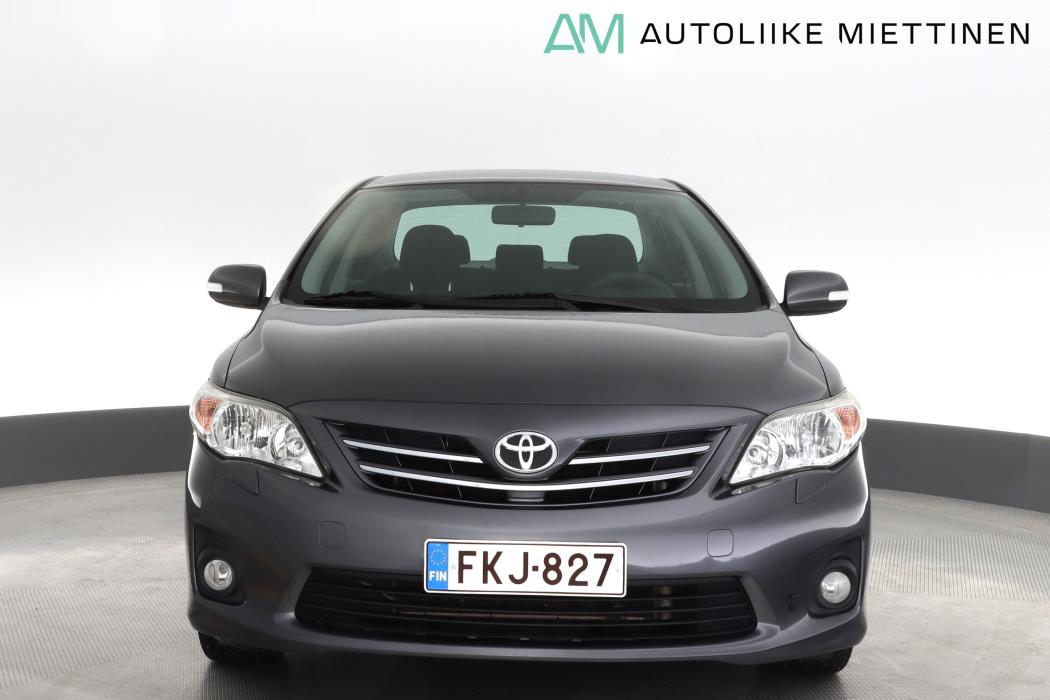 TOYOTA Corolla 2011