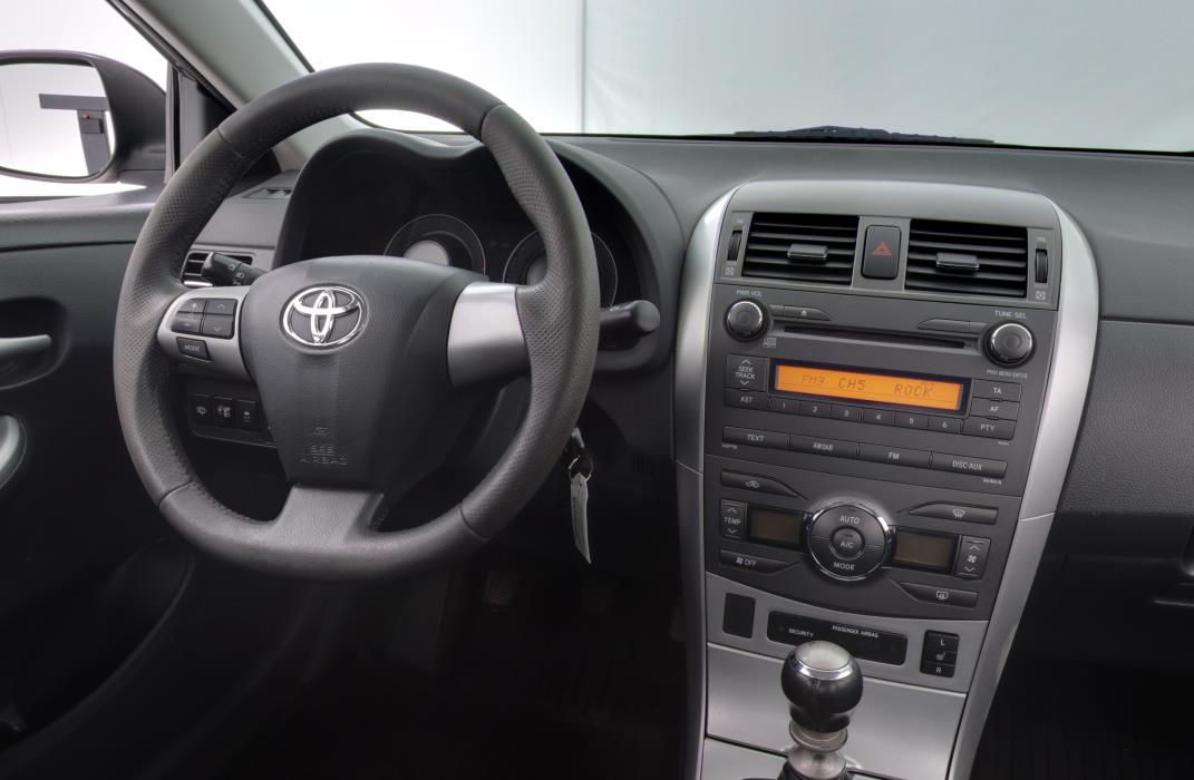 TOYOTA Corolla 2011