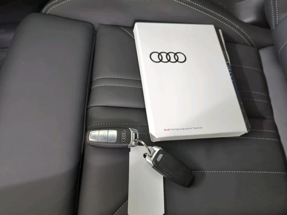 AUDI e-tron 2023