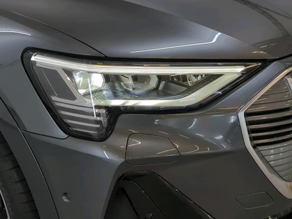 AUDI e-tron 2023