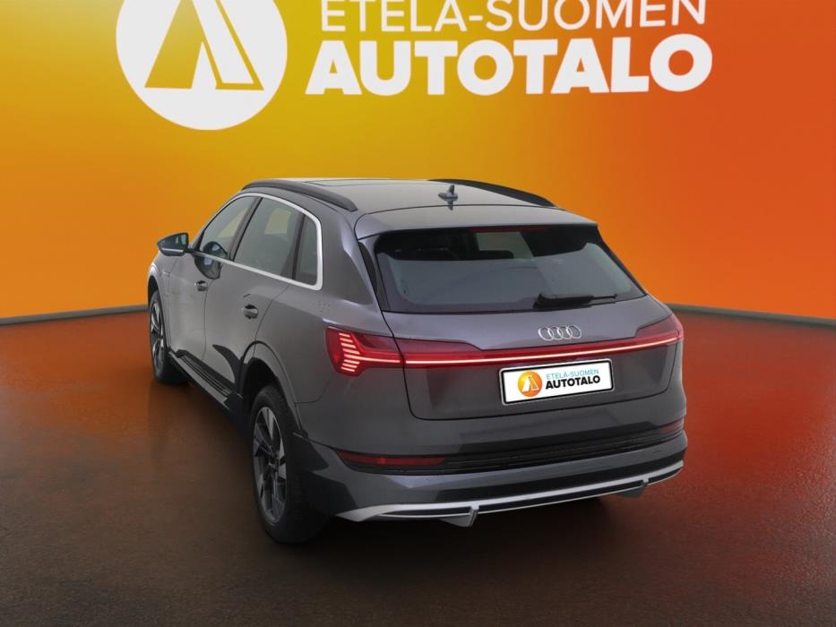 AUDI e-tron 2023