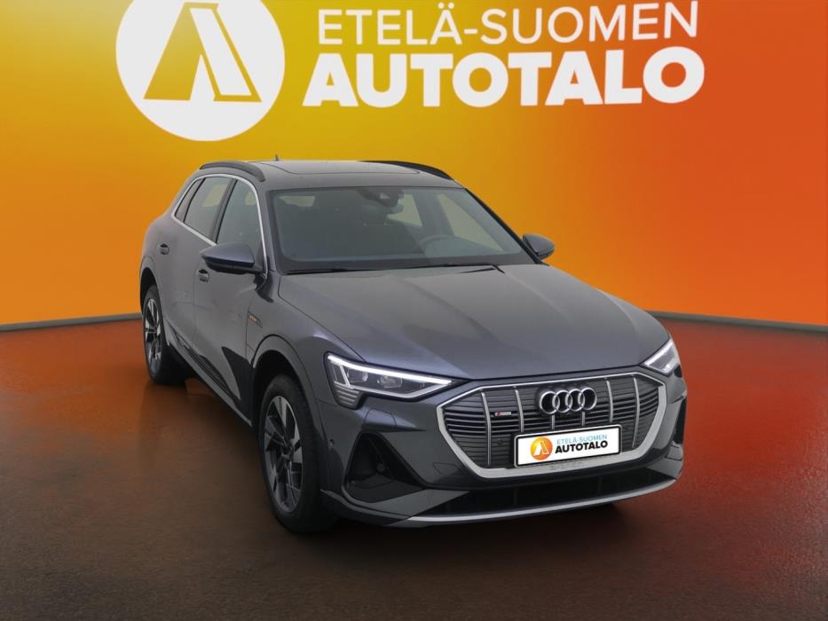 AUDI e-tron 2023