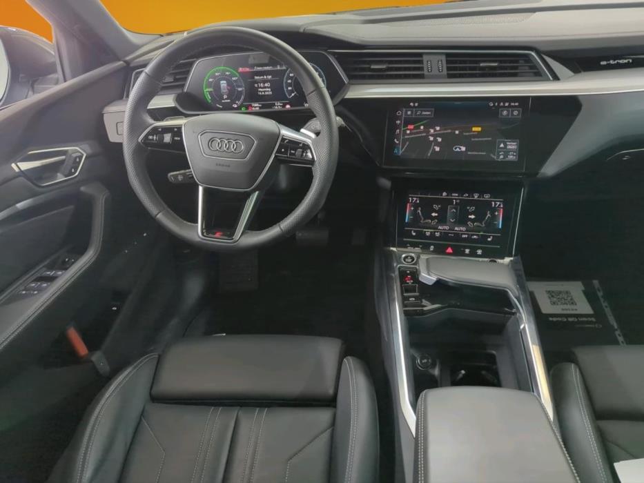 AUDI e-tron 2023