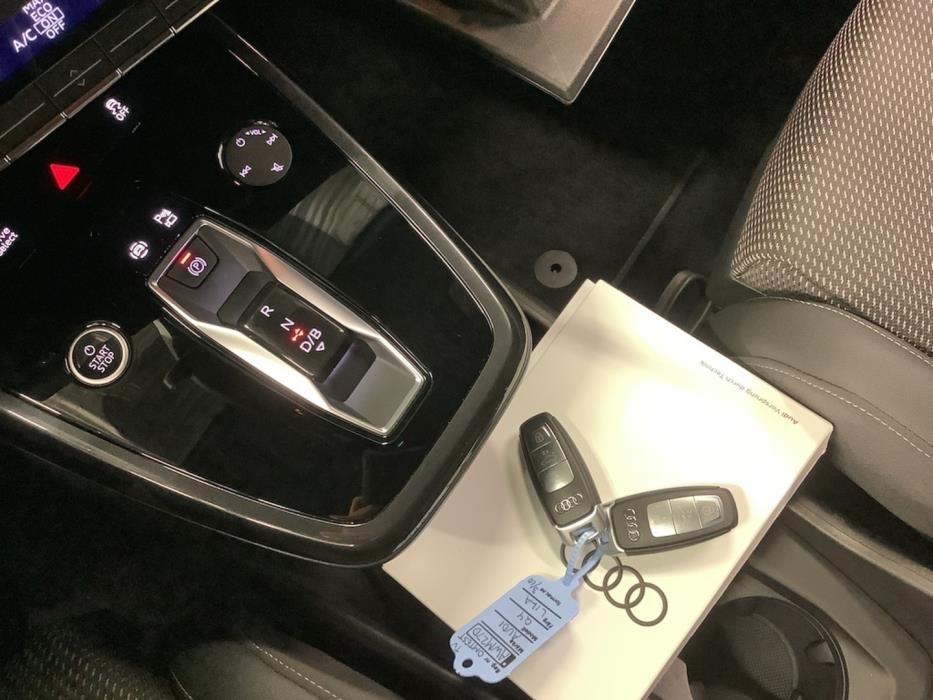 AUDI Q4 e-tron 2022
