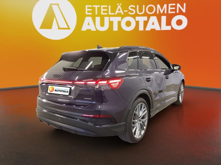 AUDI Q4 e-tron 2022