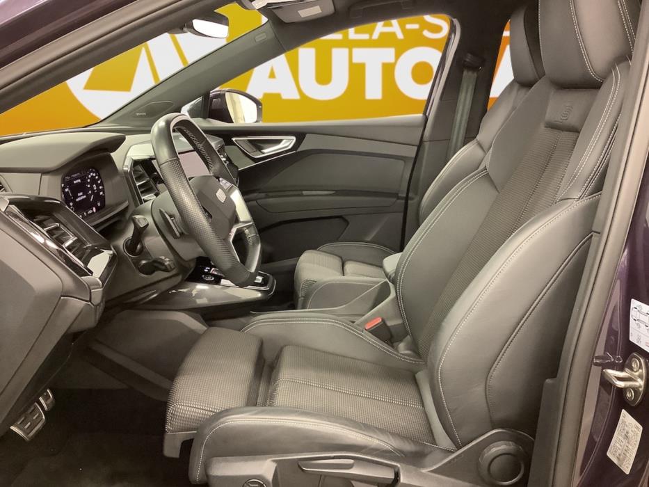 AUDI Q4 e-tron 2022