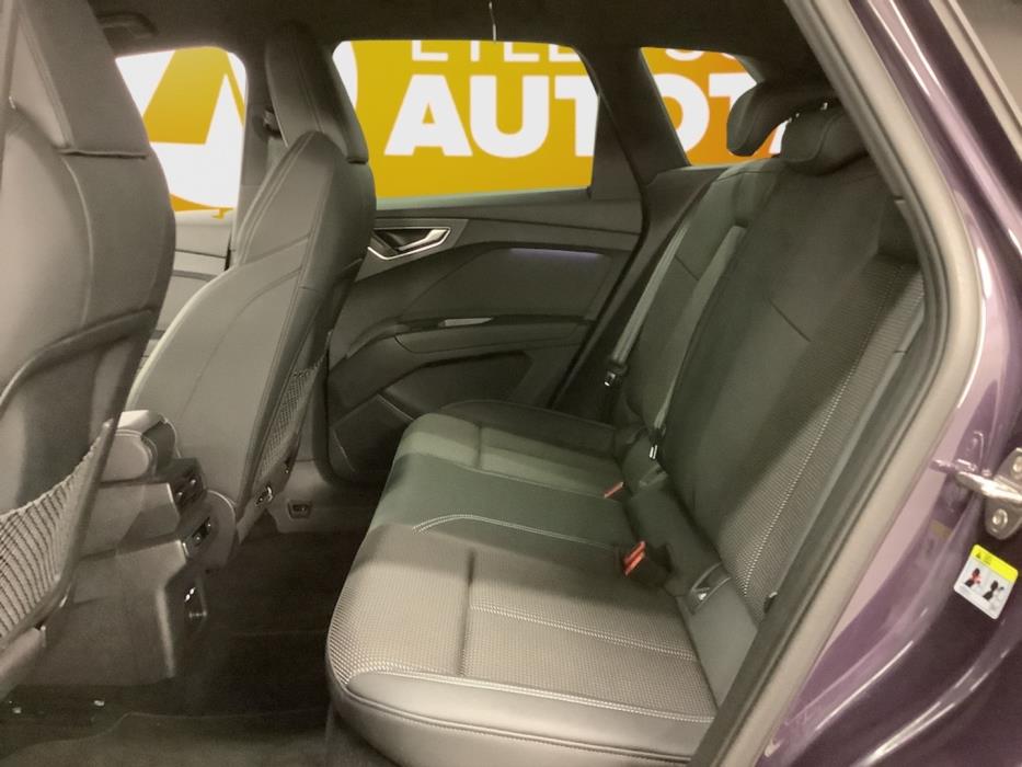 AUDI Q4 e-tron 2022