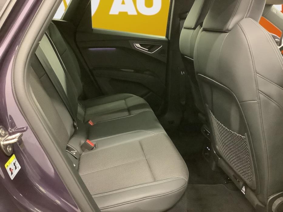 AUDI Q4 e-tron 2022