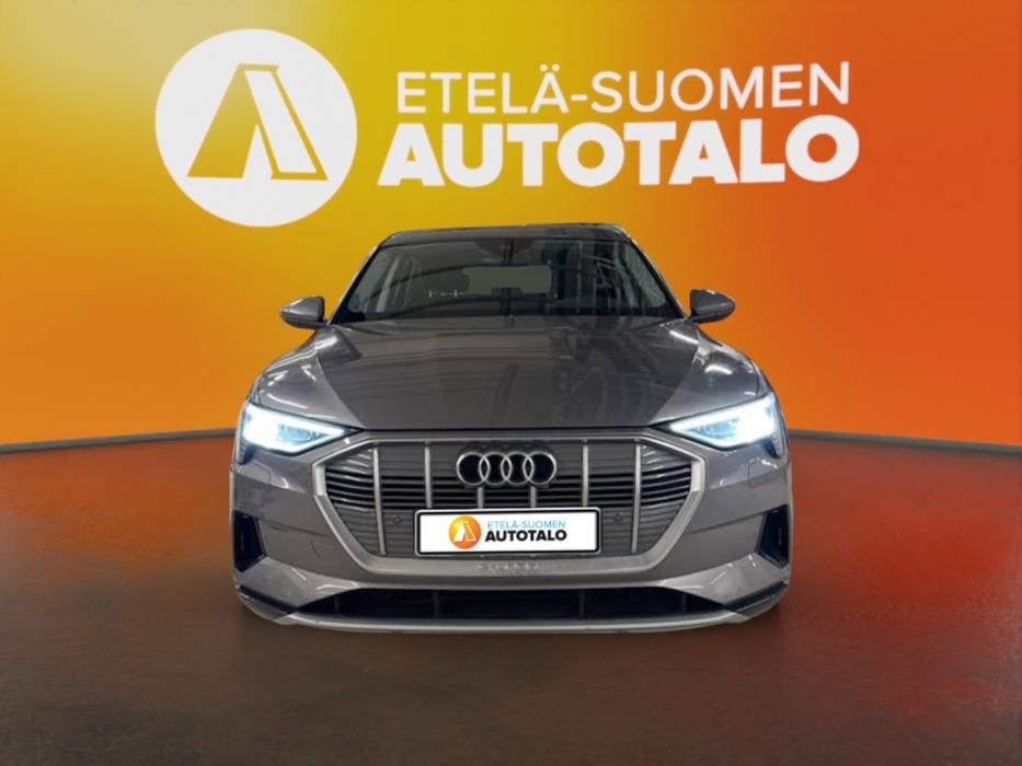 AUDI e-tron 2022