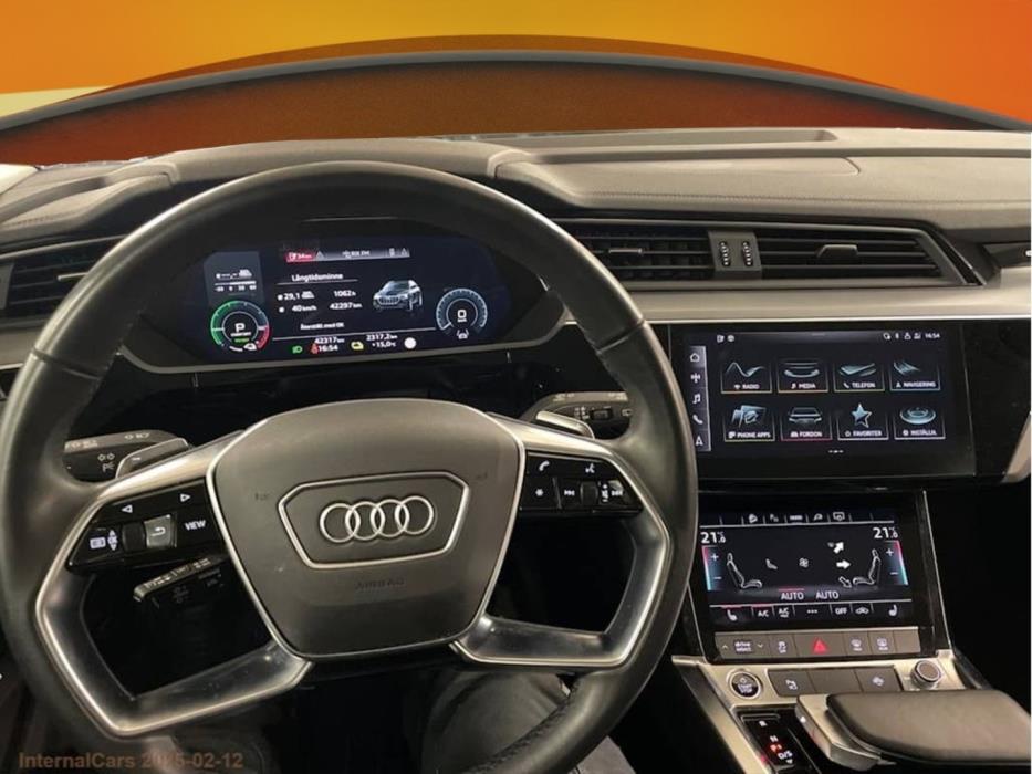 AUDI e-tron 2022