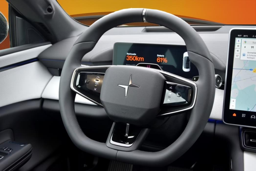 POLESTAR 4 2025