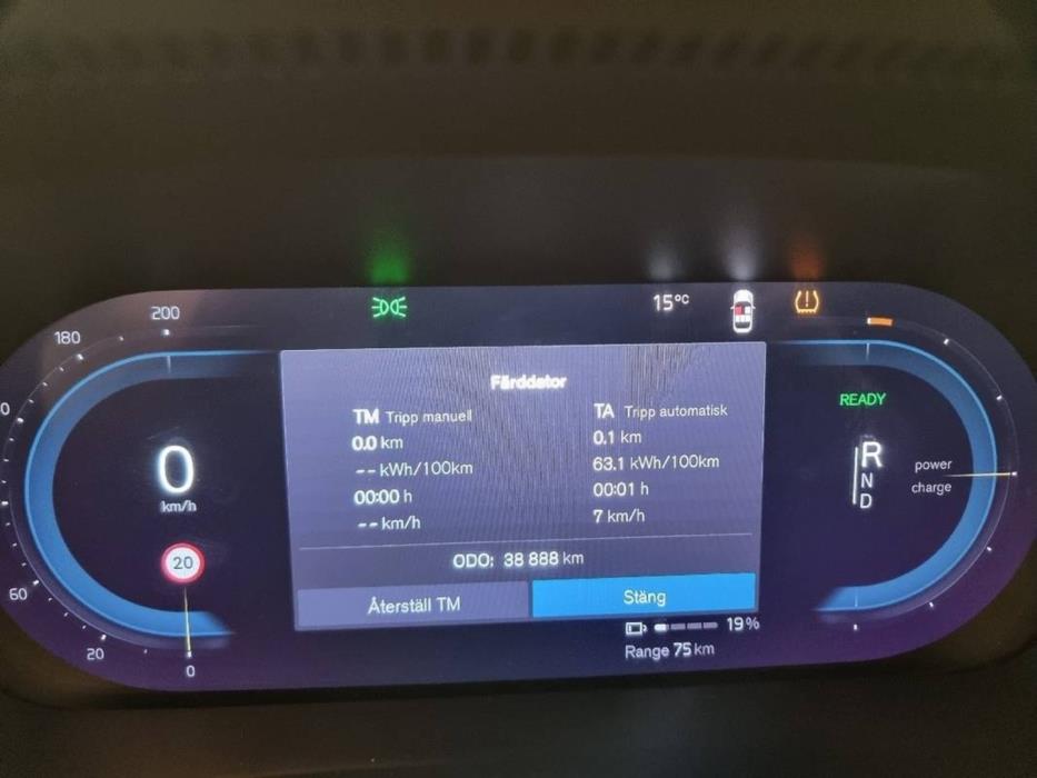 VOLVO XC40 2024