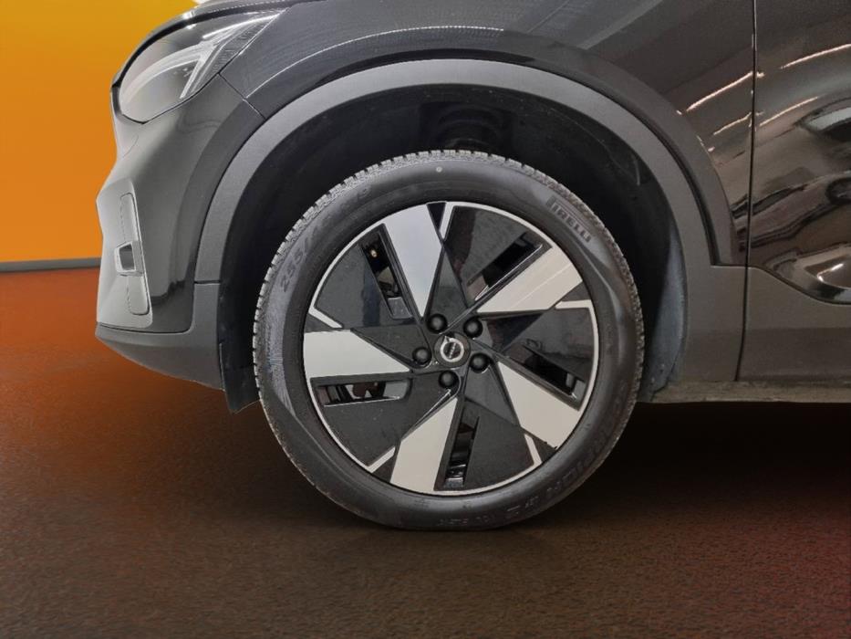 VOLVO XC40 2024
