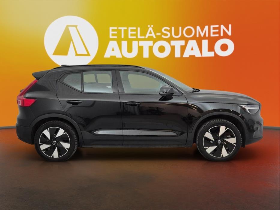 VOLVO XC40 2024
