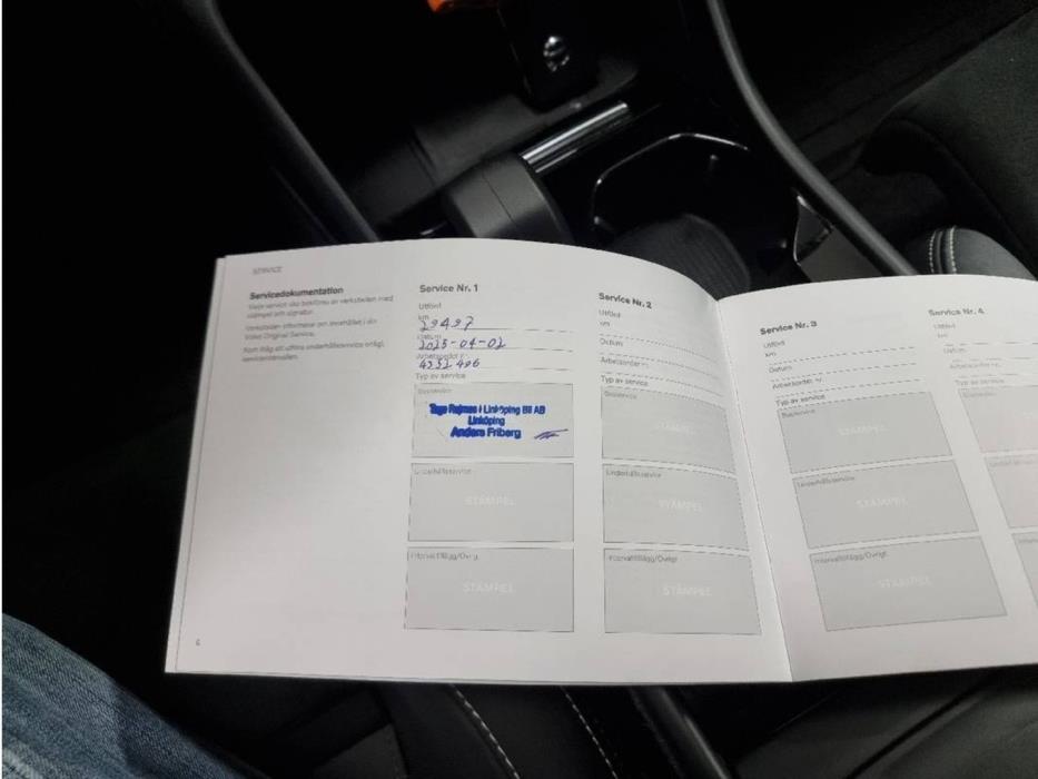 VOLVO XC40 2024