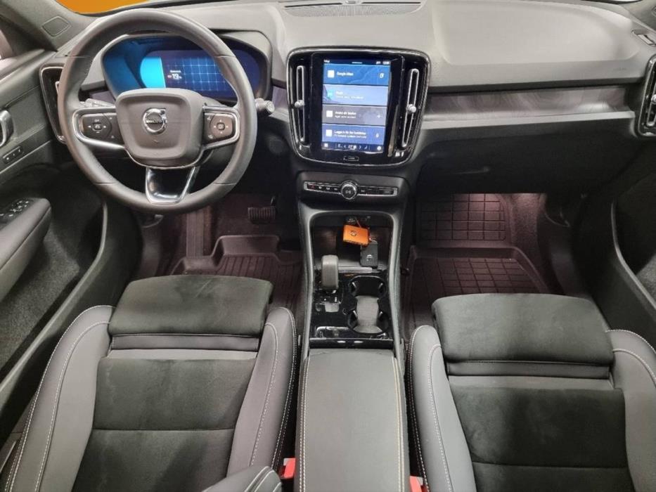 VOLVO XC40 2024