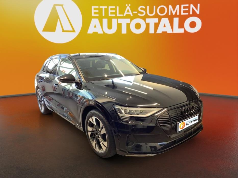 AUDI e-tron 2022