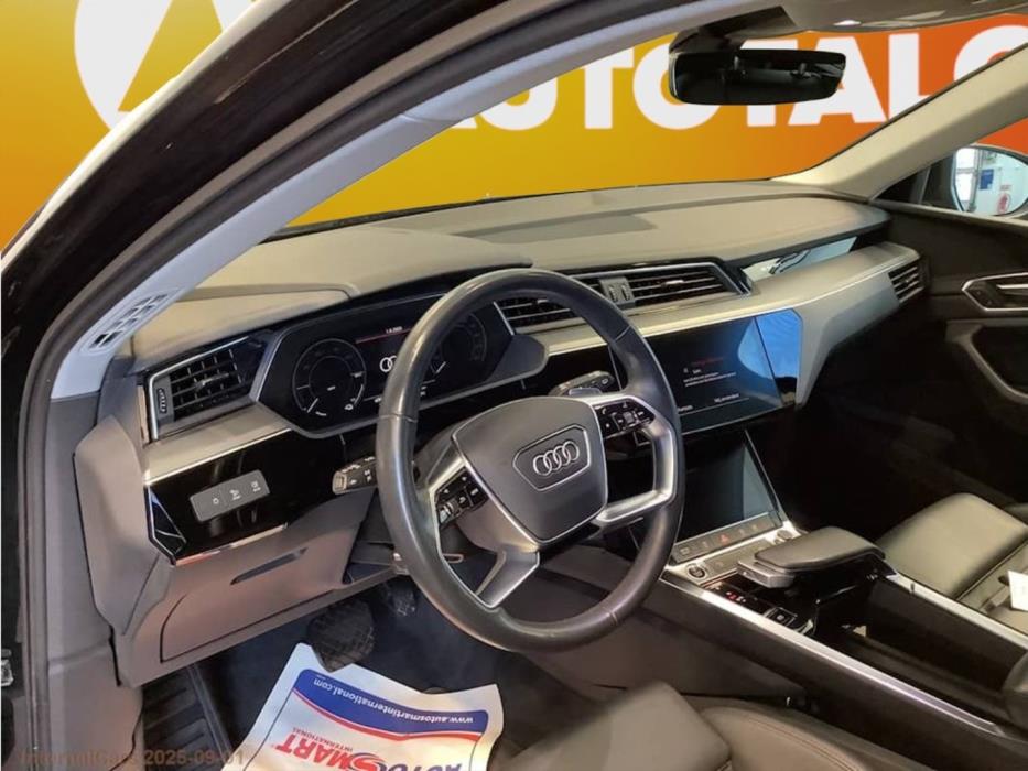 AUDI e-tron 2022