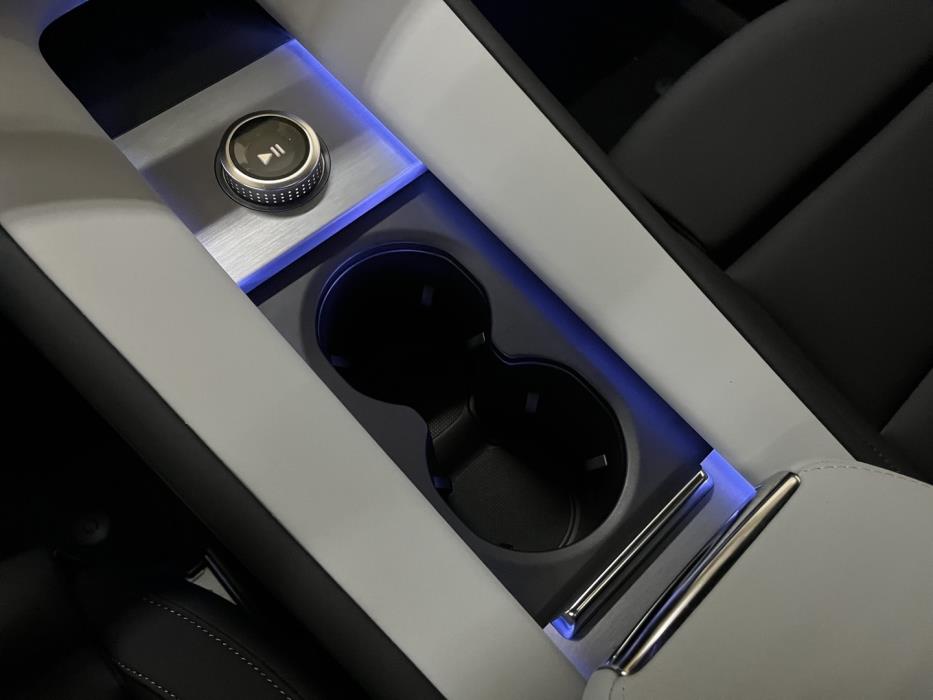 POLESTAR 4 2025