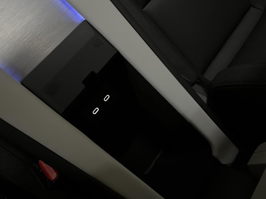 POLESTAR 4 2025