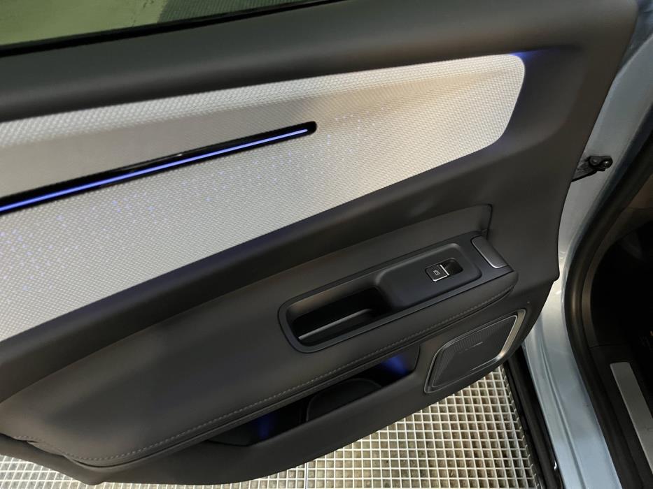 POLESTAR 4 2025