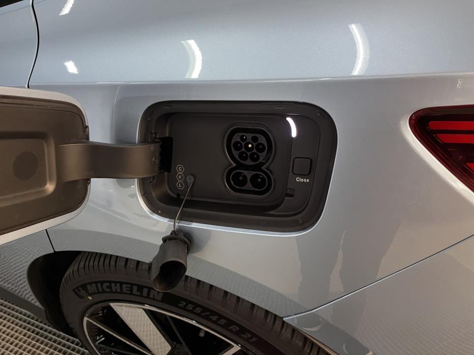 POLESTAR 4 2025