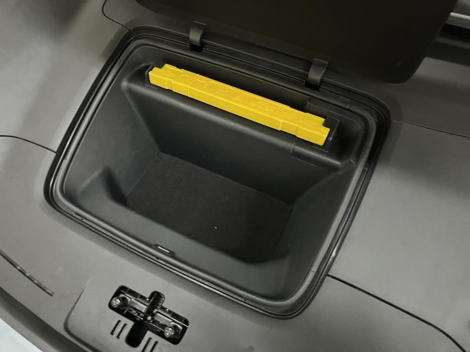POLESTAR 4 2025