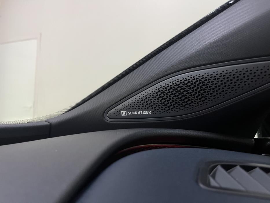 CUPRA Tavascan 2025