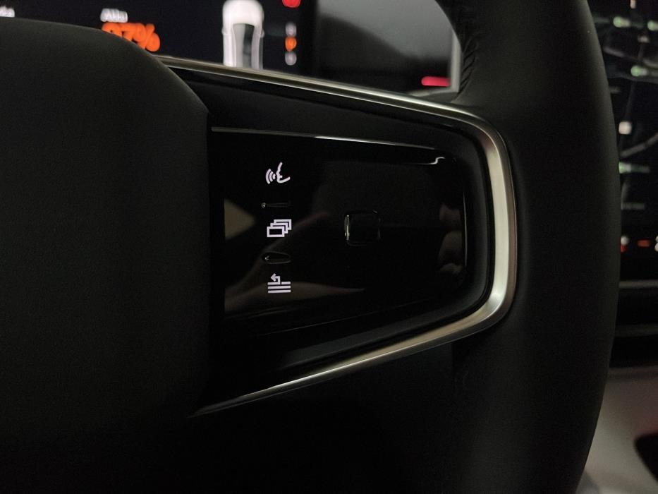 POLESTAR 4 2025