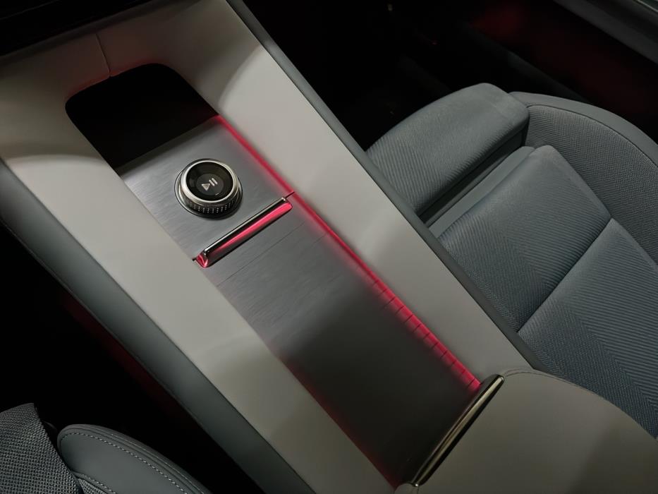 POLESTAR 4 2025