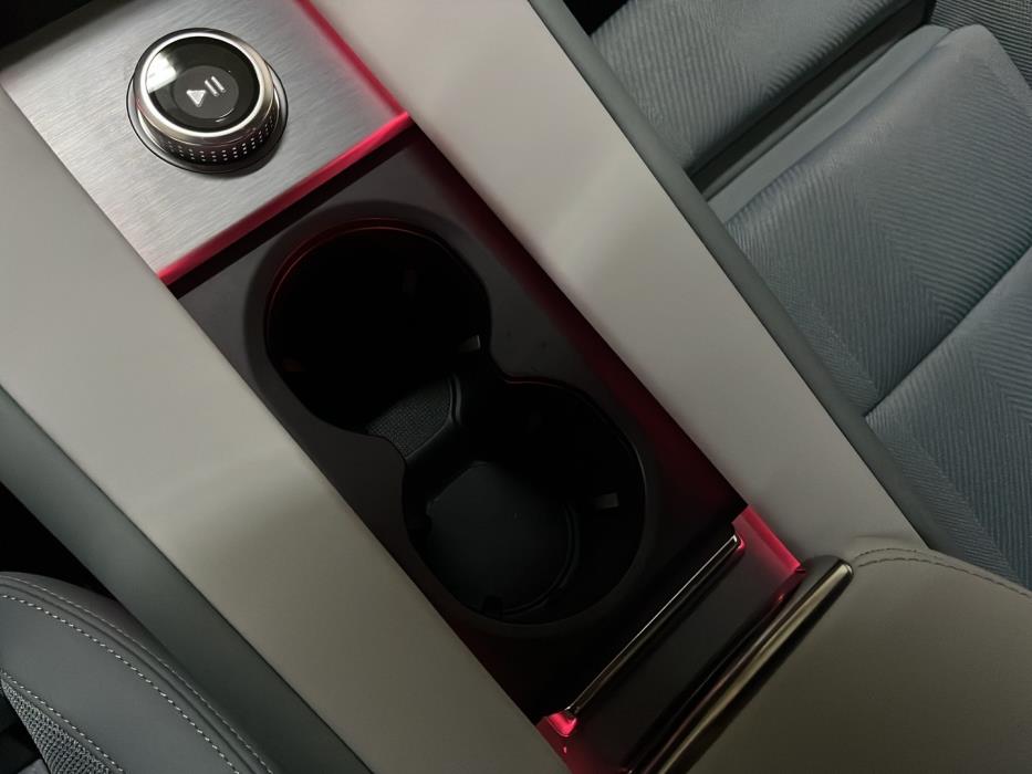 POLESTAR 4 2025