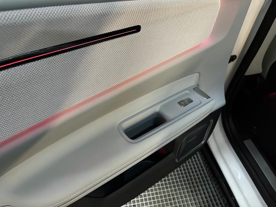 POLESTAR 4 2025
