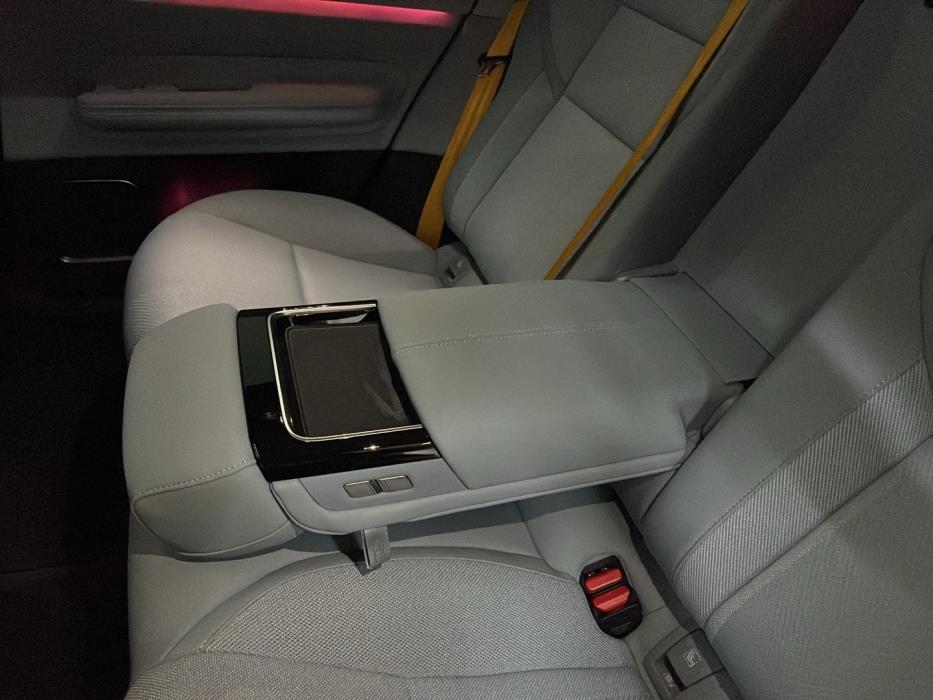 POLESTAR 4 2025