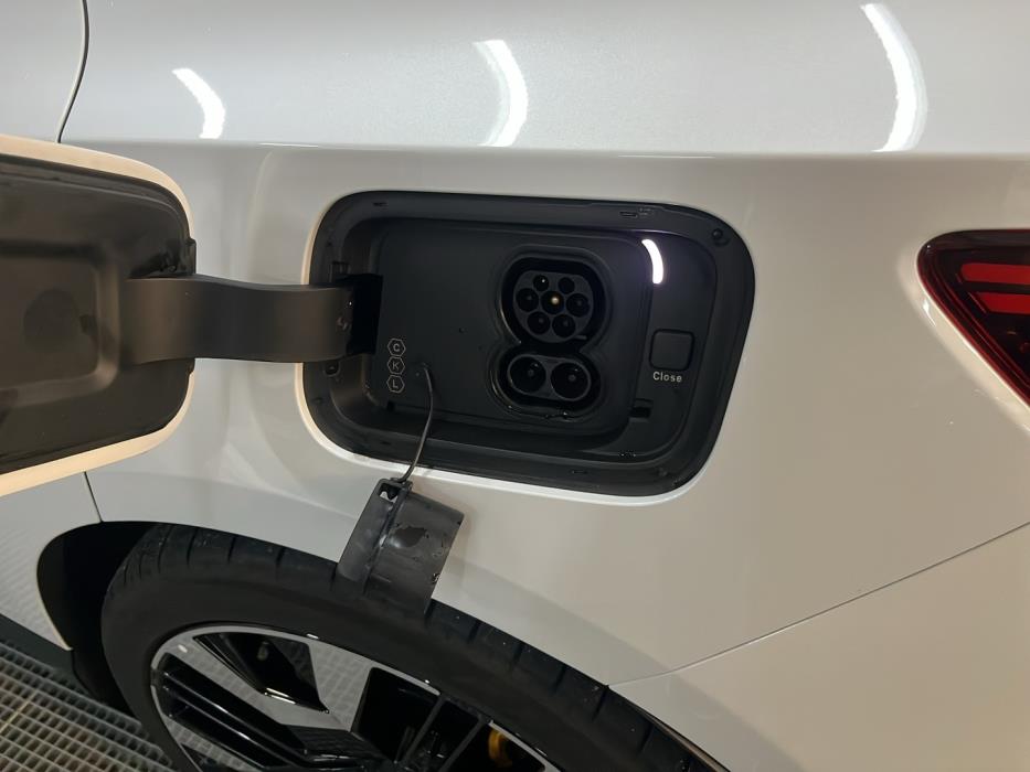 POLESTAR 4 2025