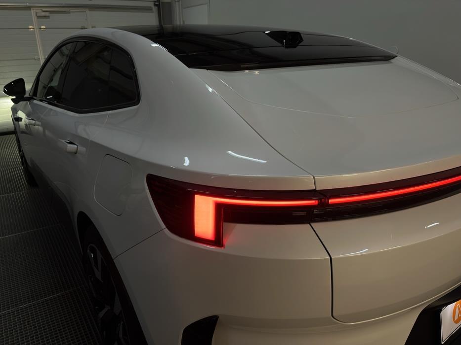 POLESTAR 4 2025