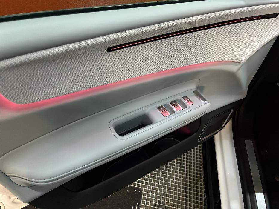 POLESTAR 4 2025