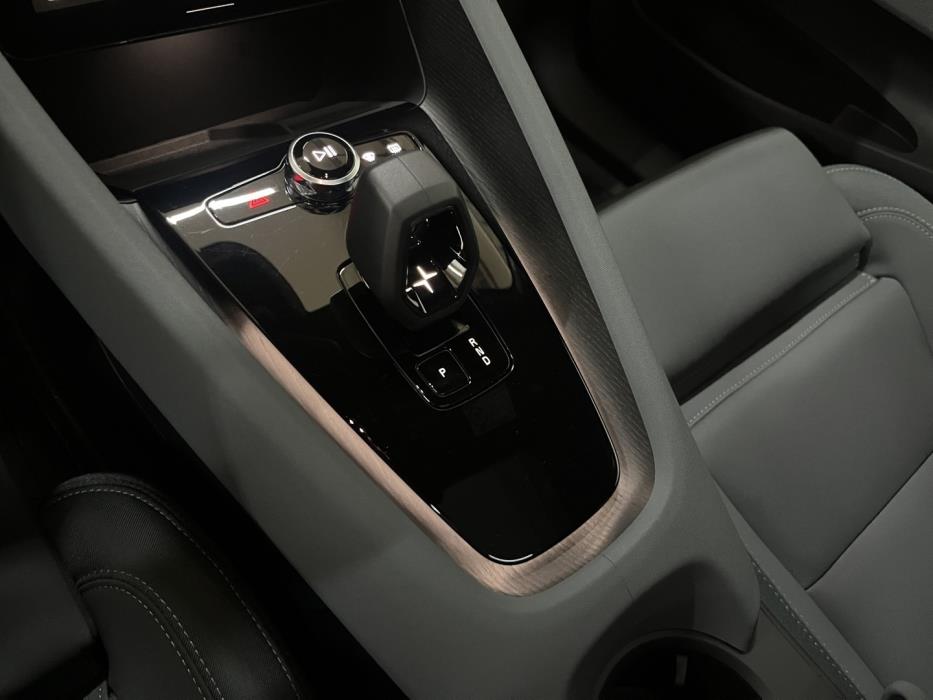POLESTAR 2 2024