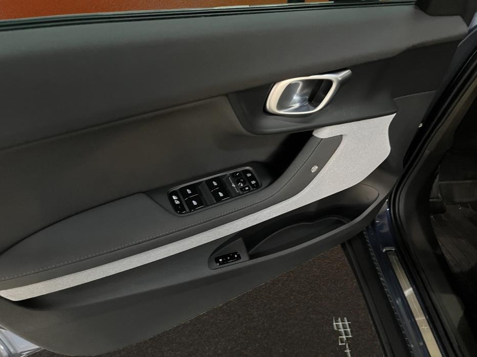 POLESTAR 2 2024