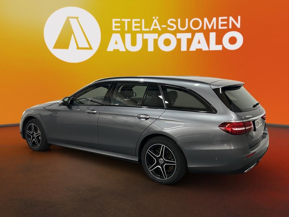 MERCEDES-BENZ E 2022