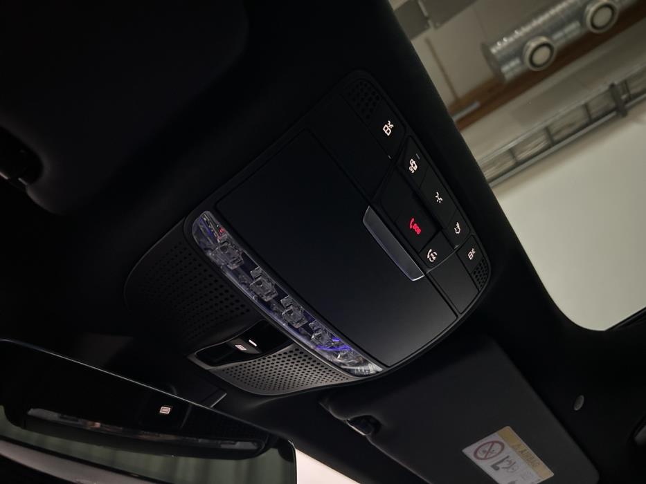 MERCEDES-BENZ E 2022