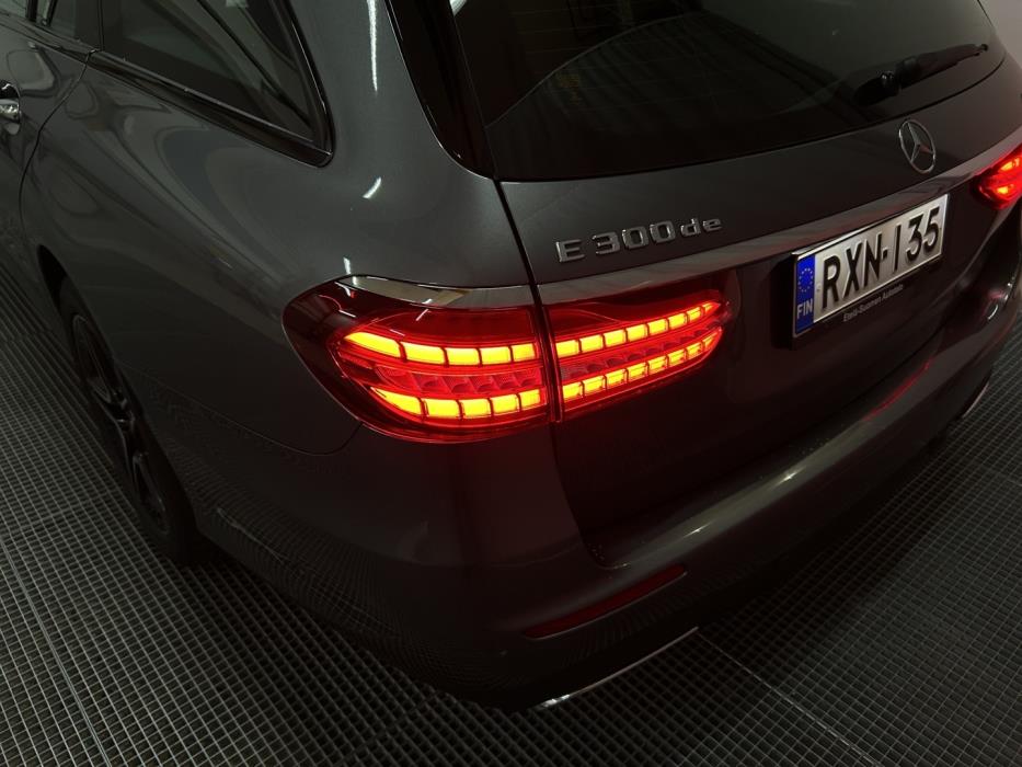 MERCEDES-BENZ E 2022